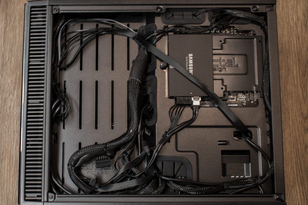 Cable Management inside Fractal Define Mini